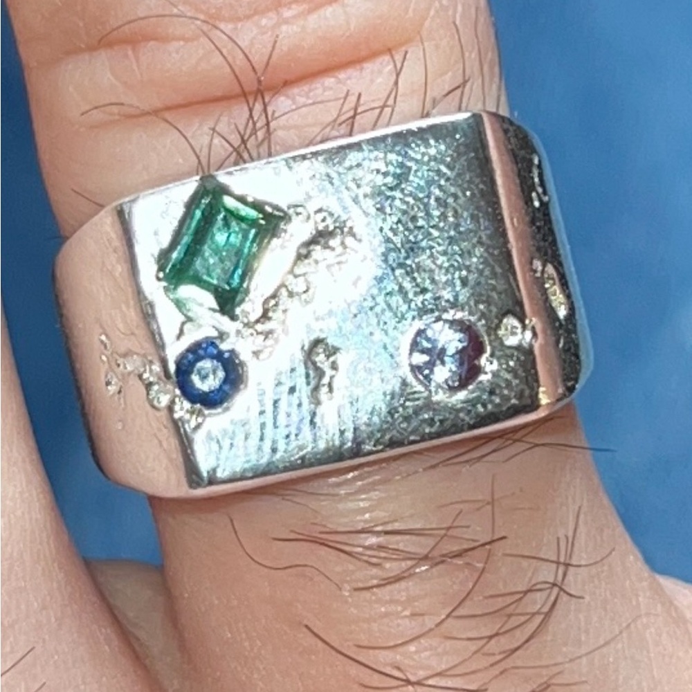 Elegant Silver Ring with Sparkling Stones
